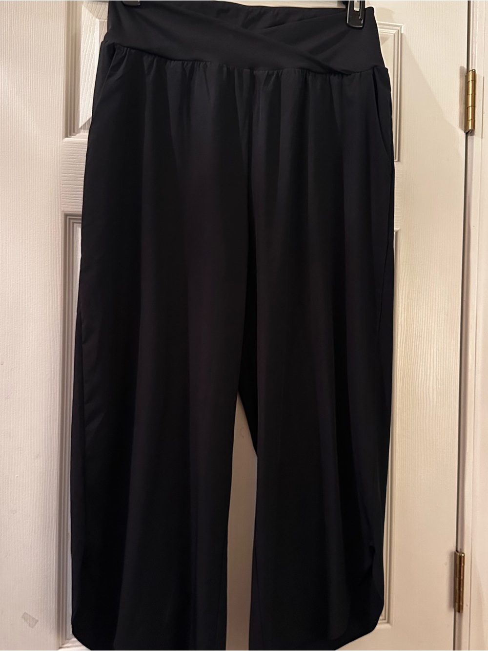 HALARA Black High Waisted Wide-Leg Pull-On Pants